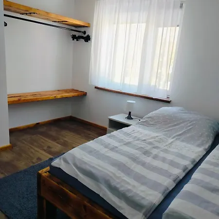 Semesterbostad Dom Letniskowy Nad Jeziorem Sasek Wielki